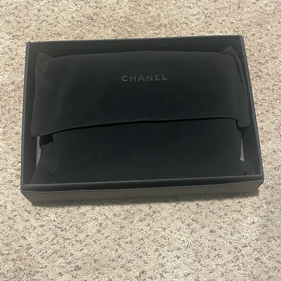 CHANEL Caviar Quilted Wallet On Chain - Picture 5 of 11